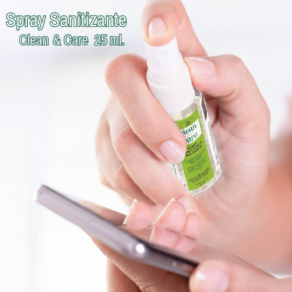 Spray Sanitizante limpiando celular