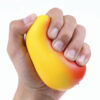 Anti-estres-con-forma-de-mango-en-mano