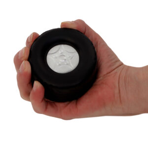 Pelota-antiestrés-forma-de- llanta-en-mano.jpg